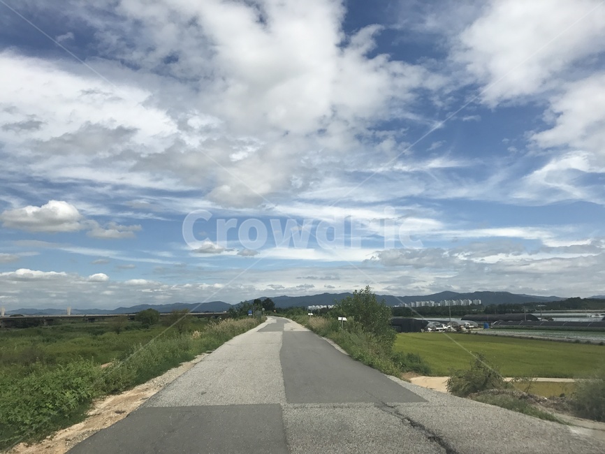 배경,자연배경,도로,구름,하늘,가을하늘,자연,풍경,nature,landscape,asphalt,아스팔트,road