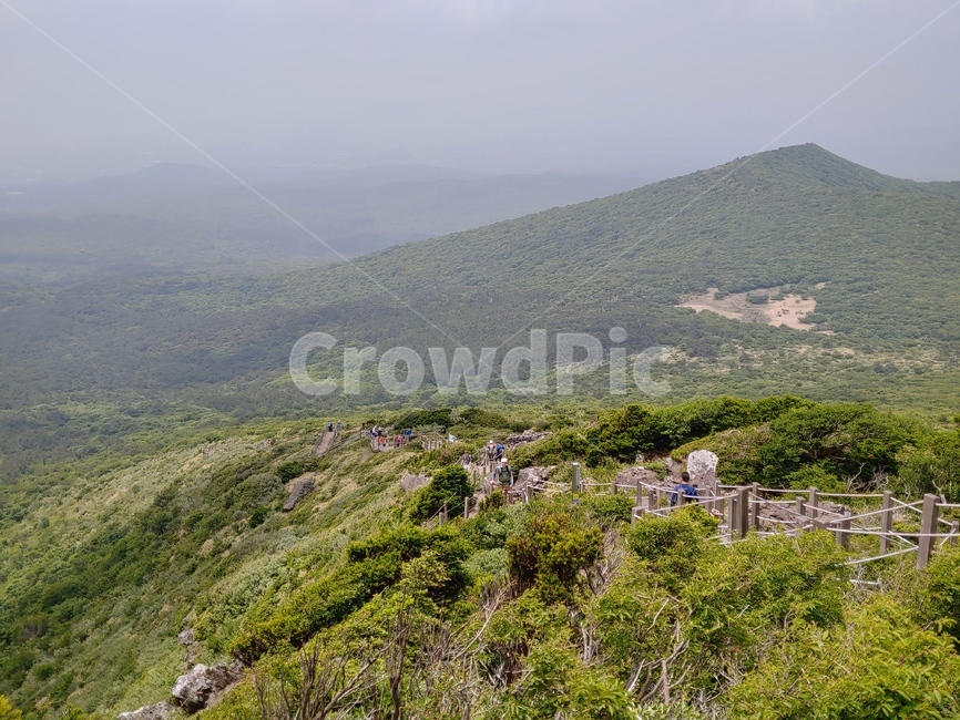 산,하늘,초록,풍경,등산로,mountain,sky,clouds,green,등산,한라산,배경,바위,rock,stone,trailwalkway