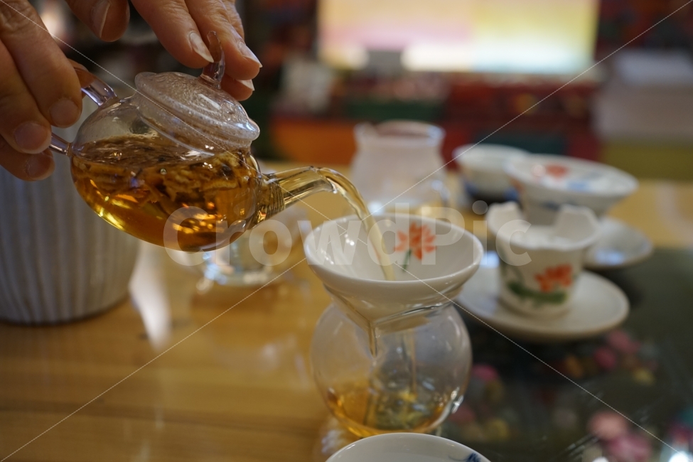 공예까페,진피차,차,전통차,이닥,사람,인물,인간,human,person,신체일부,몸,body,음료수,drink,beverage