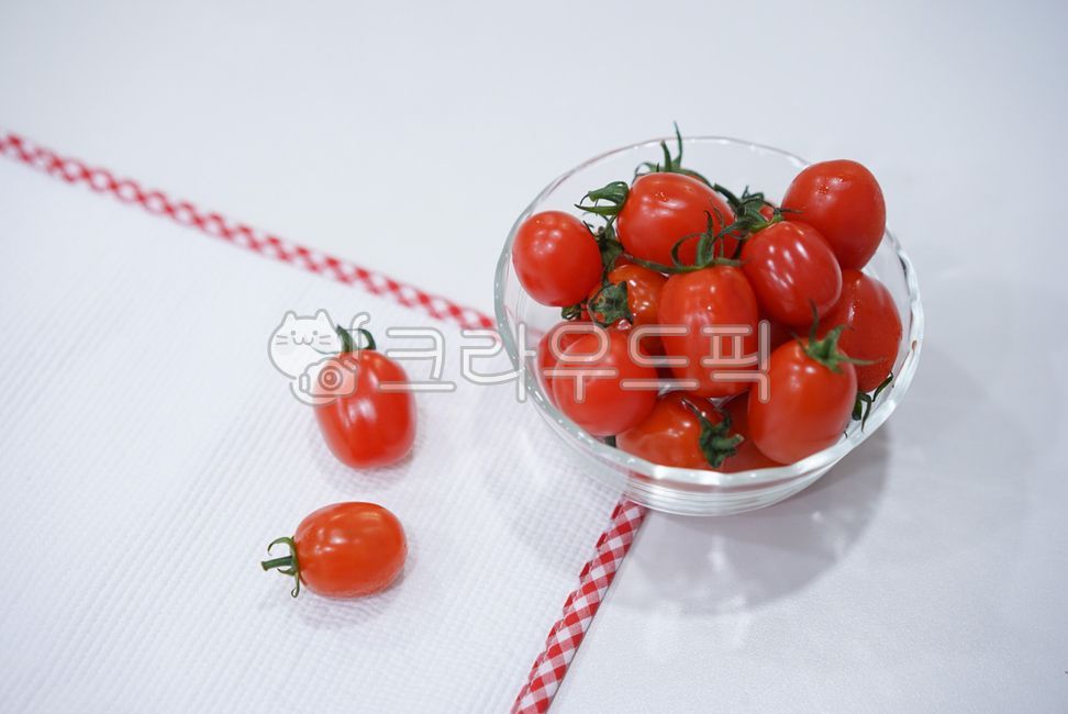 Cherry tomato,fruit,embankment,tomato,food