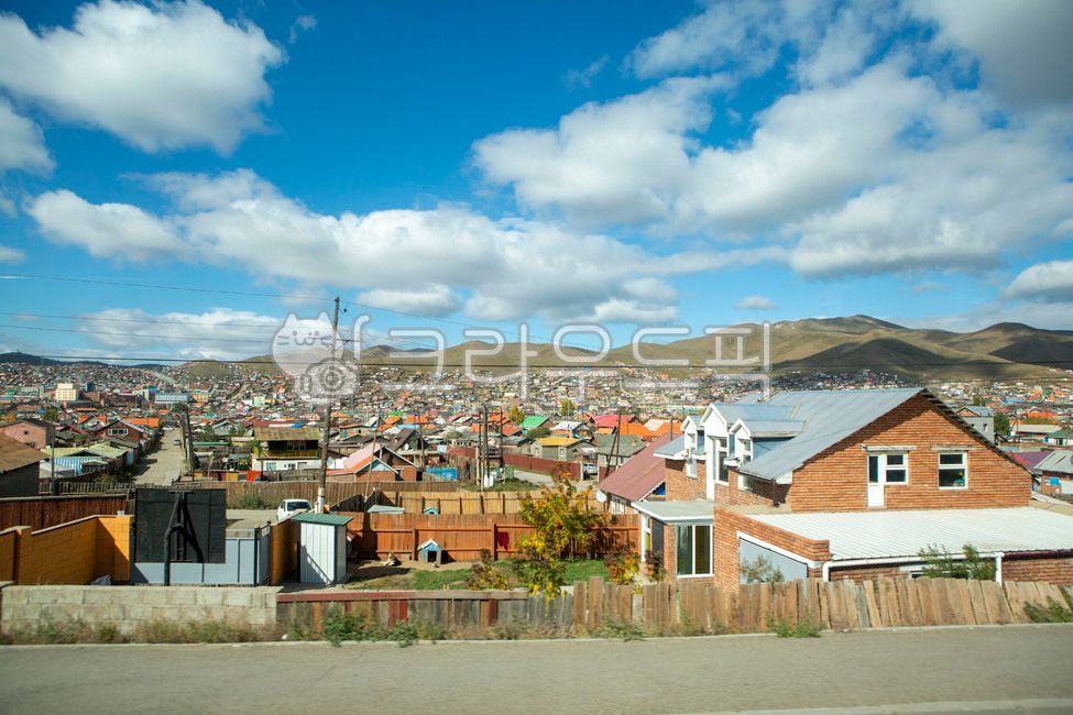 몽골,울란바토르,울란바토르외곽풍경,mongoliancapital,mongolianlandscape,몽골풍경,ulaanbaatar,mongolia,지붕,도시,몽골도시