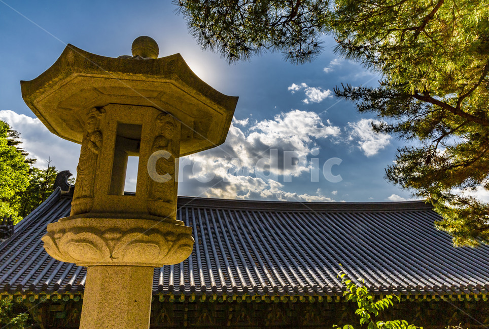석등,기와,지붕,전통건축,고건축,한옥,하늘,구름,한국전통,한국문화,korean traditional,korean culture