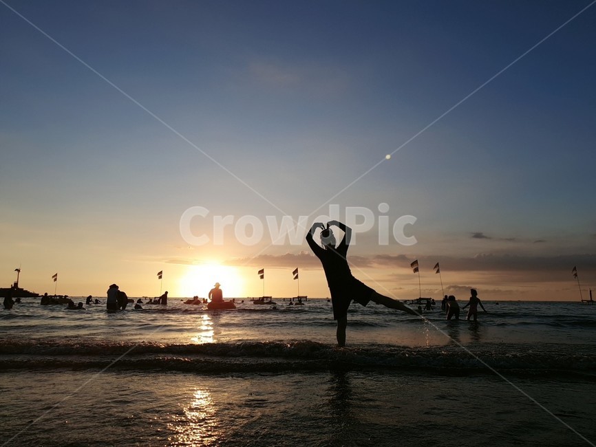 nature,자연,outdoors,옥외,인간,human,햇빛,sunlight,person,사람,sky,하늘,dusk,dawn,붉은하늘,redsky,황혼,새벽,sunset,일몰,바다,beach,풍경,하트,love
