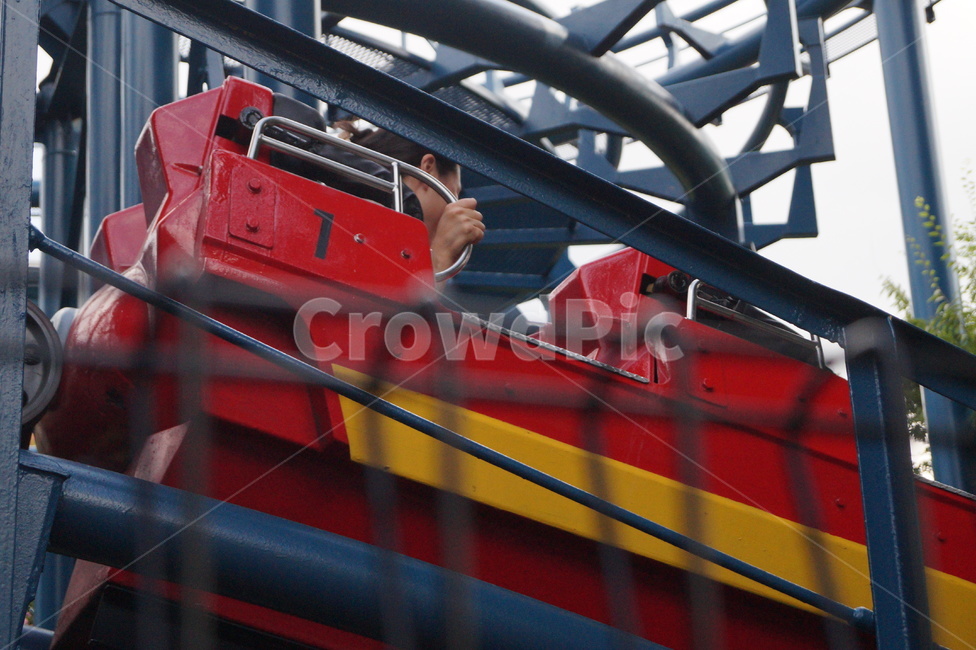 놀이공원,레일,아웃포커싱,열차,열차탄사람,사람,롤러코스터,amusementpark,놀이공원,놀이동산,놀이터,amusement park,playground
