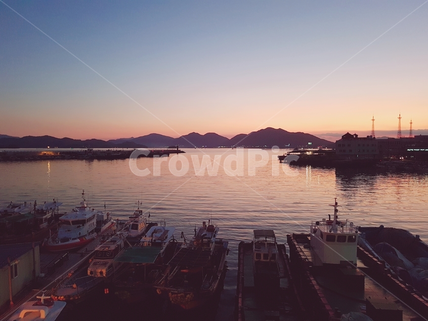 port,교통,물,water,watercraft,vehicle,배,ship,선박,항구,산업,industry,industrial,어업,fishery,fishing industry