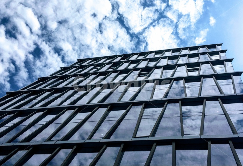 건물,회사,하늘,감성,차가운,창밖,파랑,blue,높은건물,유리,구름,빌딩,building,glass,window,sky,company,corporation,high,건축물,건물외관,exterior,building,structure,architecture,construction