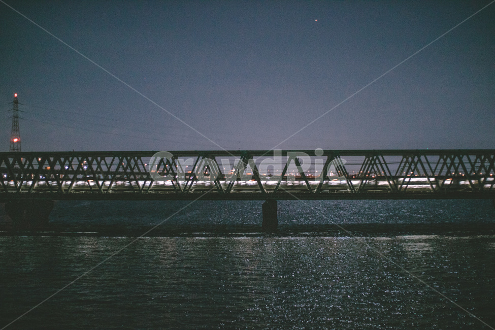 철교,다리,강,전철,지하철,기차,야경,밤,풍경,nightscape,night,landscape,건축물,건물외관,exterior,building,structure,architecture,construction,건물,bridge