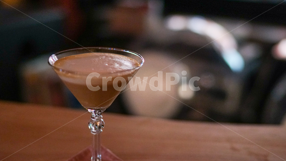 beverage,마실것,drink,음주,cocktail,칵테일,alcohol,알코올,칵테일잔,카푸치노,커피,coffee,cappuccino,거품,크림,cream,음료