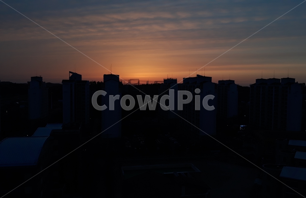 nature,자연,outdoors,옥외,sky,하늘,sunset,일몰,dusk,황혼,redsky,붉은하늘,dawn,새벽