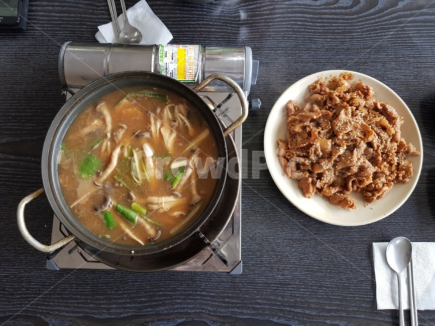 된장찌개,제육볶음,한식,음식,요리,점심식사,음식,식재료,요리,food,cook,meal,dishes,food reserves,한식,한국음식,한국요리,korean food,korean dishes,korean meal,korean cook