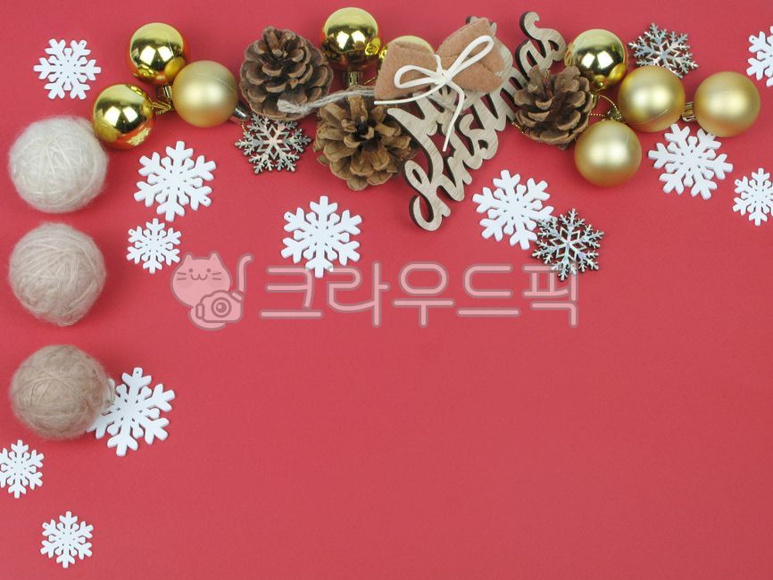 Christmas,Christmas photo contest,red Christmas,tree,winter,emotional Christmas,pine cone props,snow crystals,celebration,emotion,congratulation,bell tree,snow,merrychristmas,anniversary,Christmas tree,object