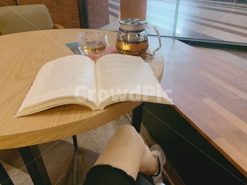 독서,책,감성,카페,감성사진,배경,일상,daily,reading,book,cafe