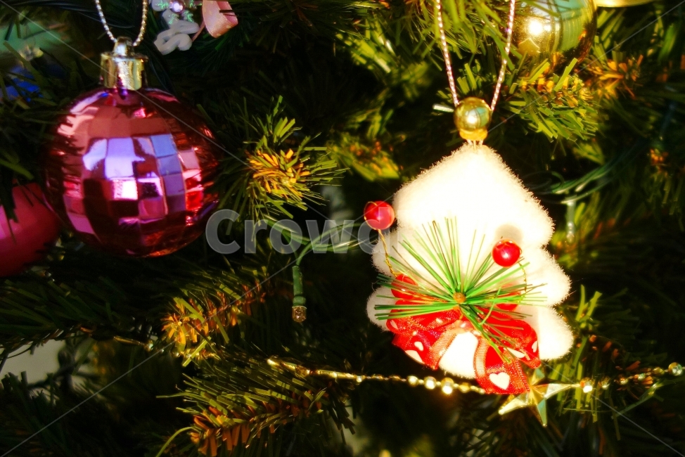 크리스마스,트리,전구,감성사진,겨울,하얀색,색감,christmas,겨울,계절,winter,season,기념일,축하,anniversary,congratulation,celebrate,celebration,메리크리스마스,성탄절,merry christmas,사물,물건,오브젝트,thing,object,matter