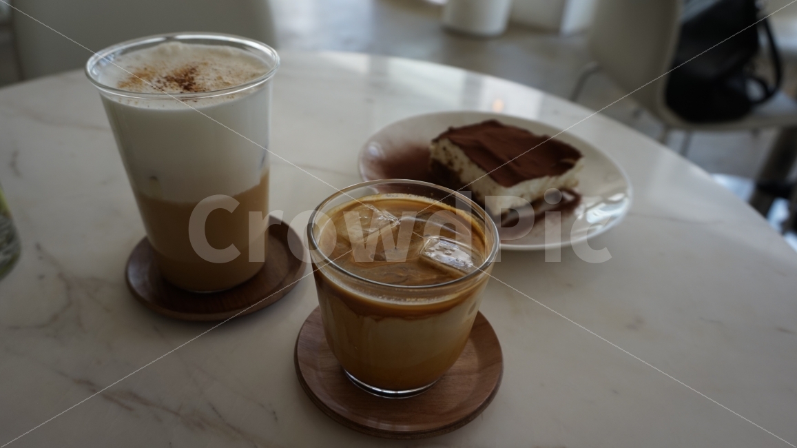 카페,카페라떼,라떼,커피,티라미수,Cafe,Coffee,Latte,Tiramisu,음식,식재료,요리,food,cook,meal,dishes,food reserves,디저트,간식,후식,dessert,snack,커피,카페,coffee,cafe