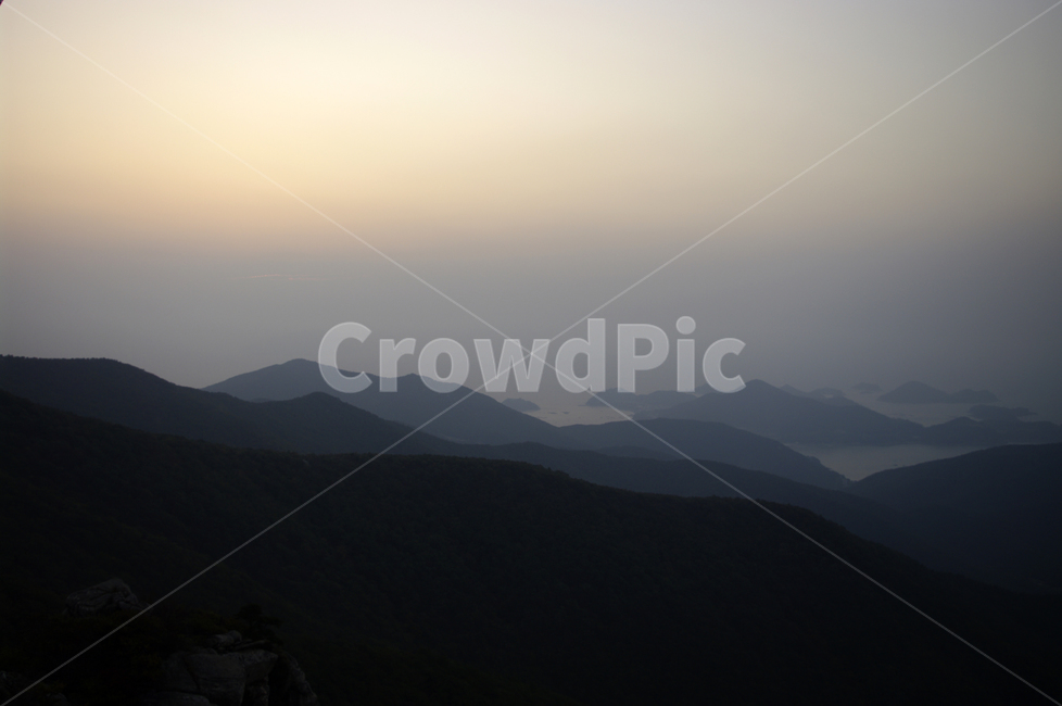 노을,하늘,산,구름,풍경,섬,자연,풍경,nature,landscape,mountain range,산맥,mountain,outdoors,옥외