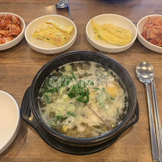 bowl,사발,dish,요리,meal,식사,food,음식,국밥,한식,반찬,음식,식재료,요리,food,cook,meal,dishes,food reserves,한식,한국음식,한국요리,korean food,korean dishes,korean meal,korean cook