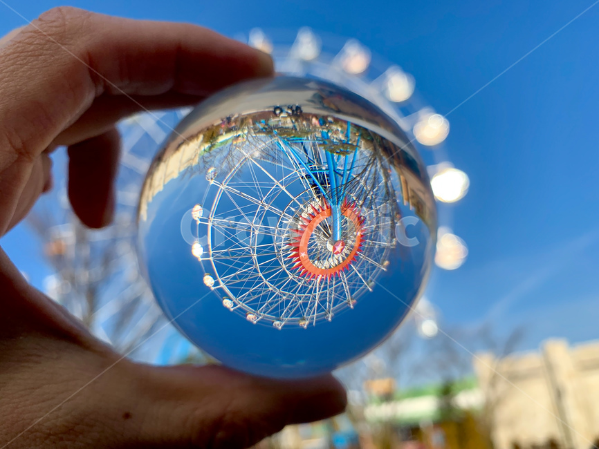 구슬,하늘,놀이공원,파랑,감성,바탕화면,놀이공원,놀이동산,놀이터,amusement park,playground,사물,물건,오브젝트,thing,object,matter