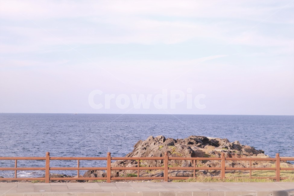 제주바다,제주,바다,배경,바닷가,자연,풍경,nature,landscape,제주도,jeju,jeju island,감성,sensible,feeling,handrail,난간,banister