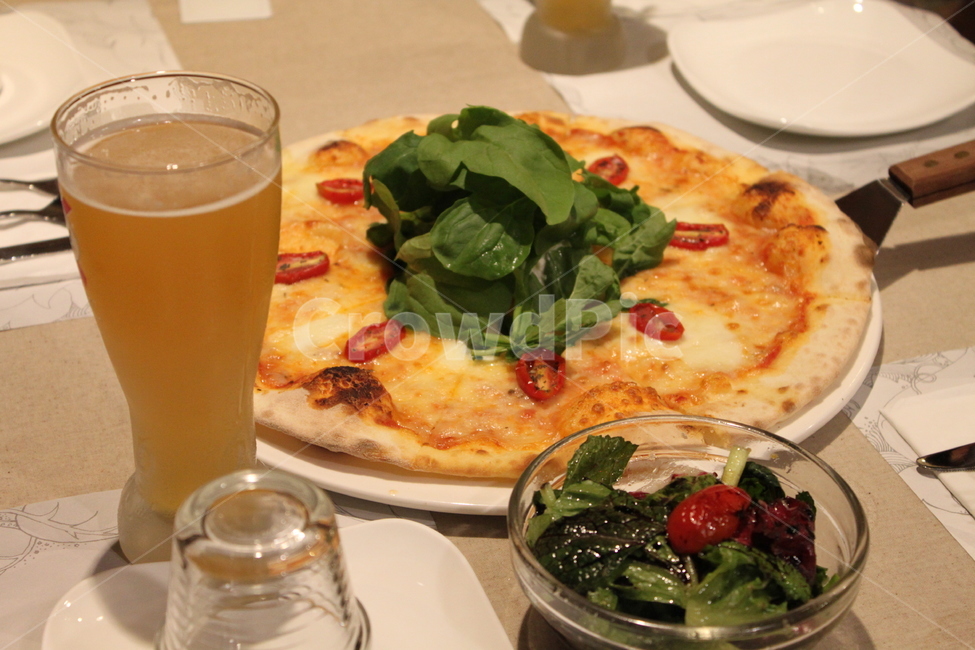 salad,ricotta,restaurant,Ricotta Cheese Pizza,tomato,ricottacheese,food,fork,knife,pizza,cooking,Ricotta Cheese,dough,fire pit