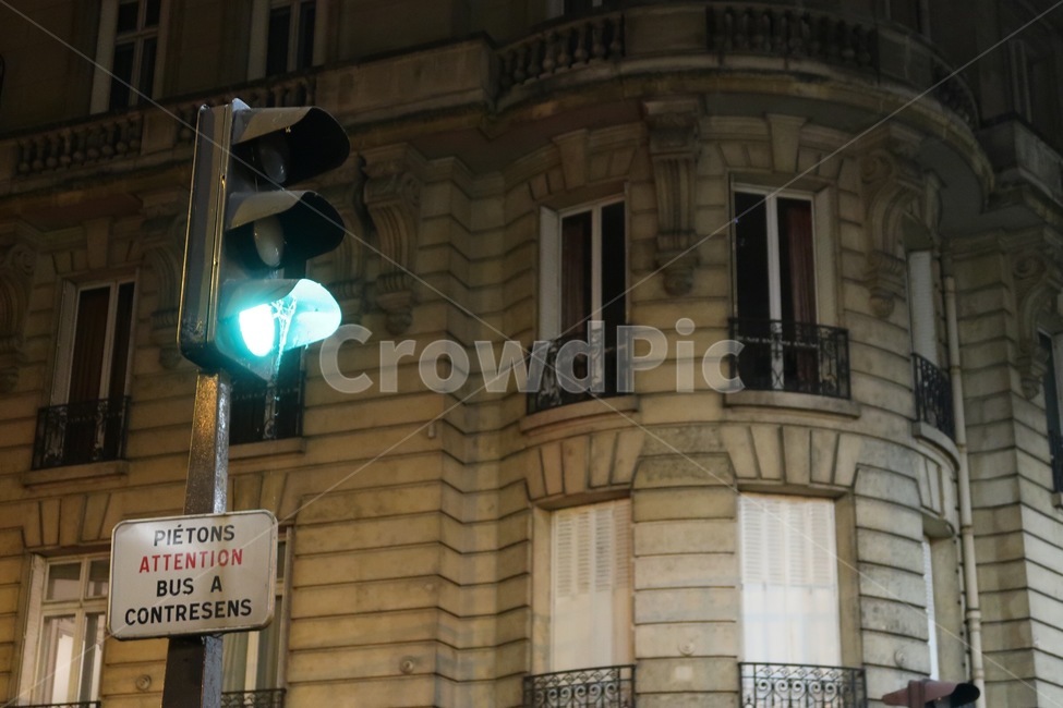 신호등,신호,녹색불,건물,trafficlight,signal,greenlight,building,감성,sensitivity,architecture,교통,교통수단,traffic,transportation