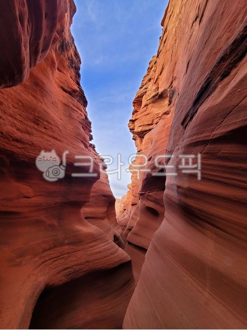 컴퓨터바탕화면,배경,자연,하늘,캐니언,캐년,라스베가스,앤터로프,앤터로프캐년,경이롭다,힐링,관광,예술