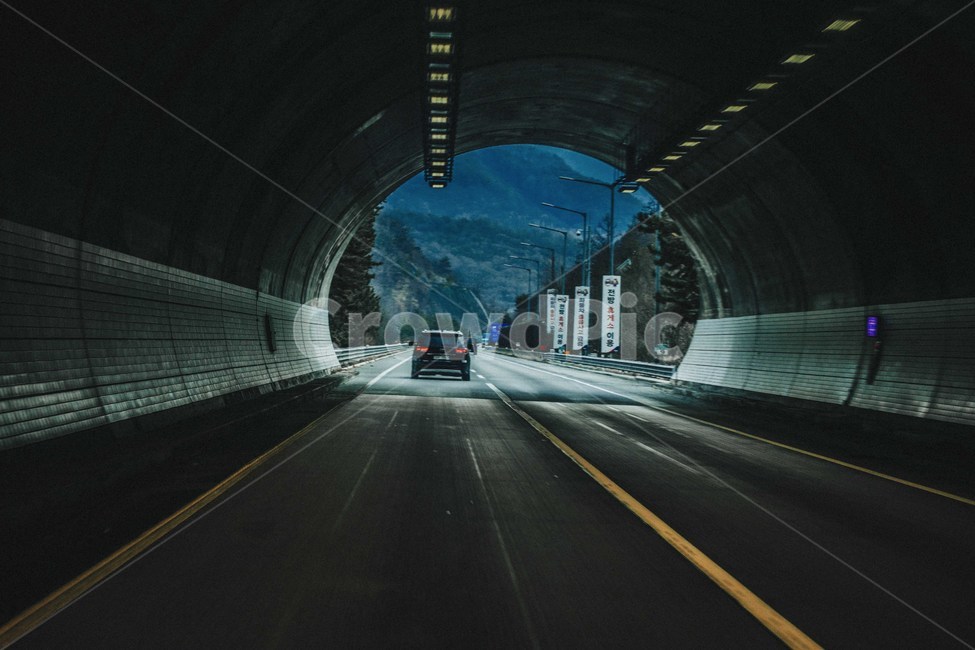 터널,길,산,자동차,고속도로,교통,교통수단,traffic,transportation