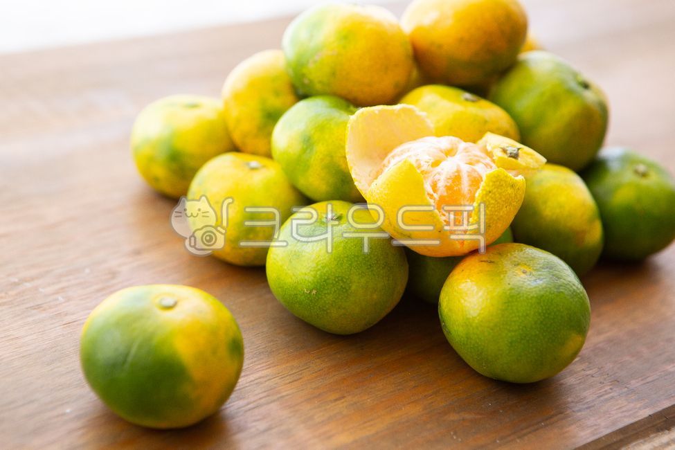 mandarin,citrus fruits,Jeju Island Specialties,fruit,jeju island,food,tangerines,citrus,citrusfruit,fresh tangerine,confinement,Jeju special products,plant,green tangerine
