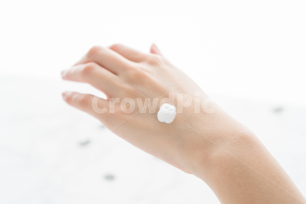 손,손등,팔목,손짓,손목,사람,인물,인간,human,person,신체일부,몸,body,뷰티,미용,beauty treatment,감성,sensible,feeling