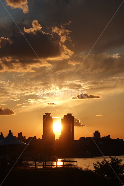 노을,한강공원,석양,풍경,sunset,sky,야경,nightview,도시,풍경,city,landscape,실루엣,그림자,silhouette,shadow,flare,플레어,light,빛,sunlight,햇빛
