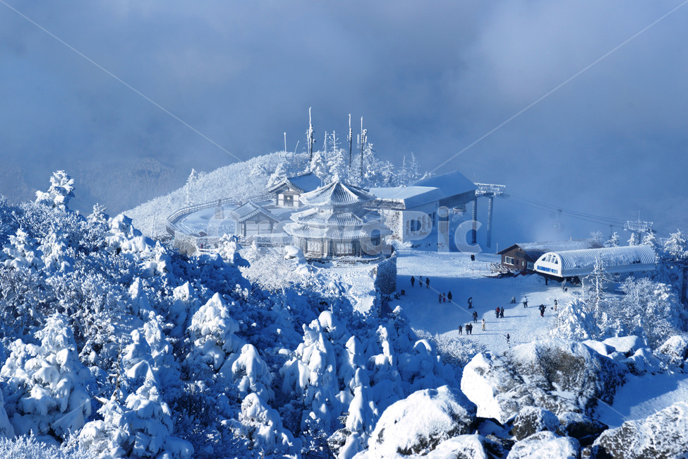 덕유산,설경,설천봉,무주,풍경,겨울,계절,winter,season,자연,풍경,nature,landscape,건축물,건물외관,exterior,building,structure,architecture,construction,outdoors,옥외