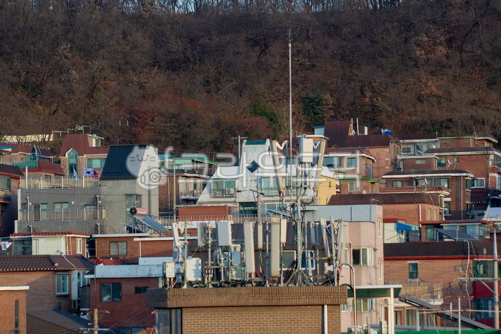 repeater,radio,rooftop,communication base station,antenna,downtown