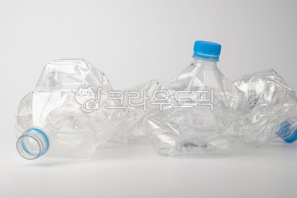병,플라스틱,재활용,쓰레기,휴지통,환경,오염,낭비,제품,음료,물,에코,절약,합성수지,용기,포장
