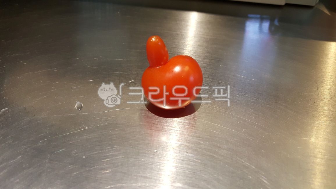 Red,Cherry tomato,Fruit,plant,bump,fruits and vegetables