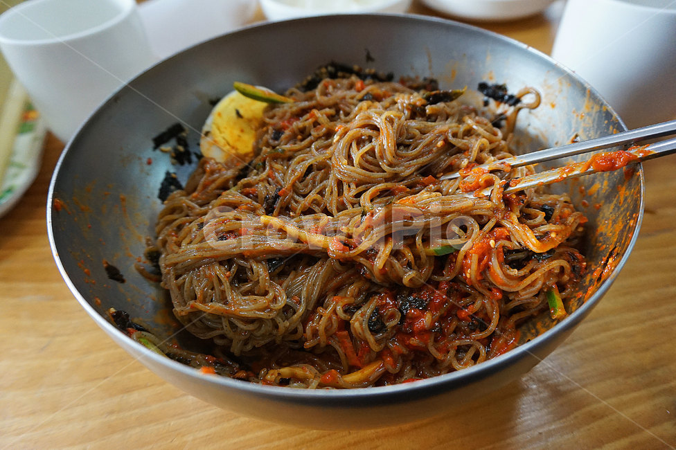 막국수,강원도음식,매콤한,매운,맛있는,메밀국수,강릉막국수,시원한국수,음식,식재료,요리,food,cook,meal,dishes,food reserves,면류,면요리,noodles