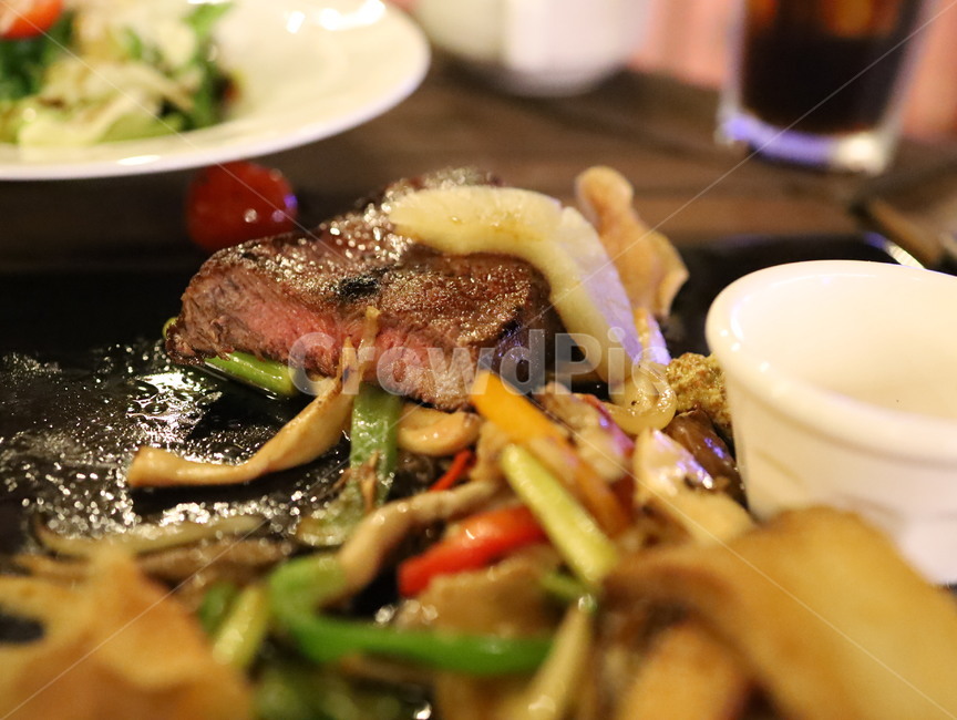 스테이크,음식,식사,meal,steak,소고기,안심,안심스테이크,고기,육류,채소,음식,식재료,요리,food,cook,meal,dishes,food reserves,양식,서양음식,서양요리,western food,western dishes,western meal,western cook