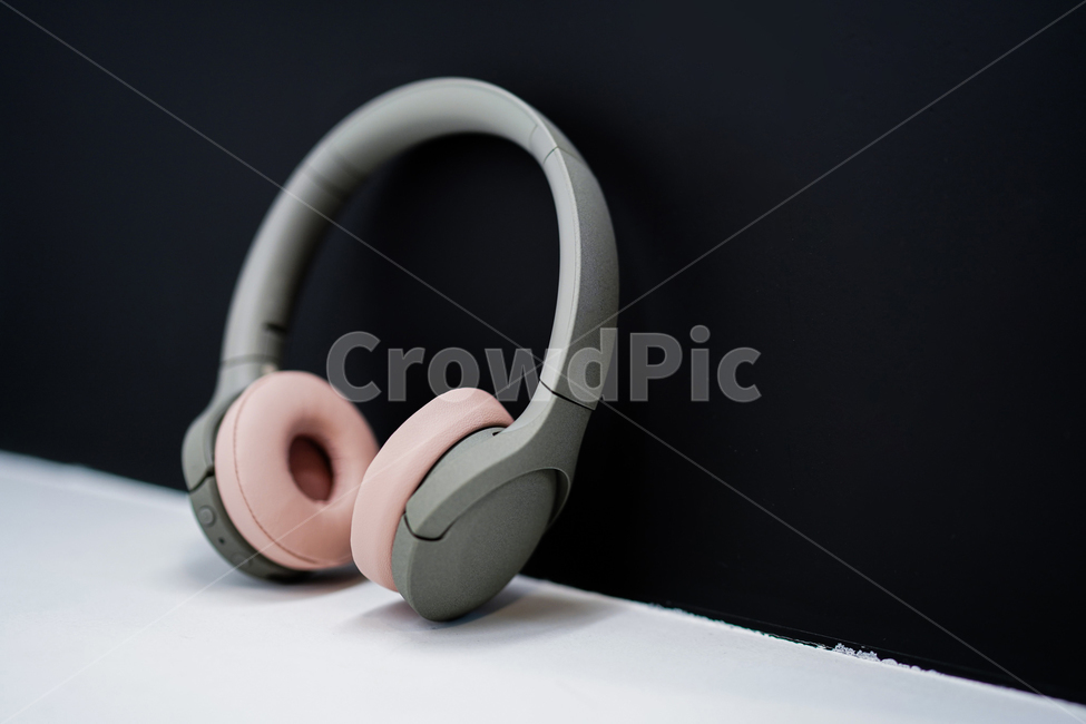 headset,headphones,헤드폰,electronics,전자제품,전자제품,헤드셋,이어폰,블루투스헤드셋,음향기기,음악감상