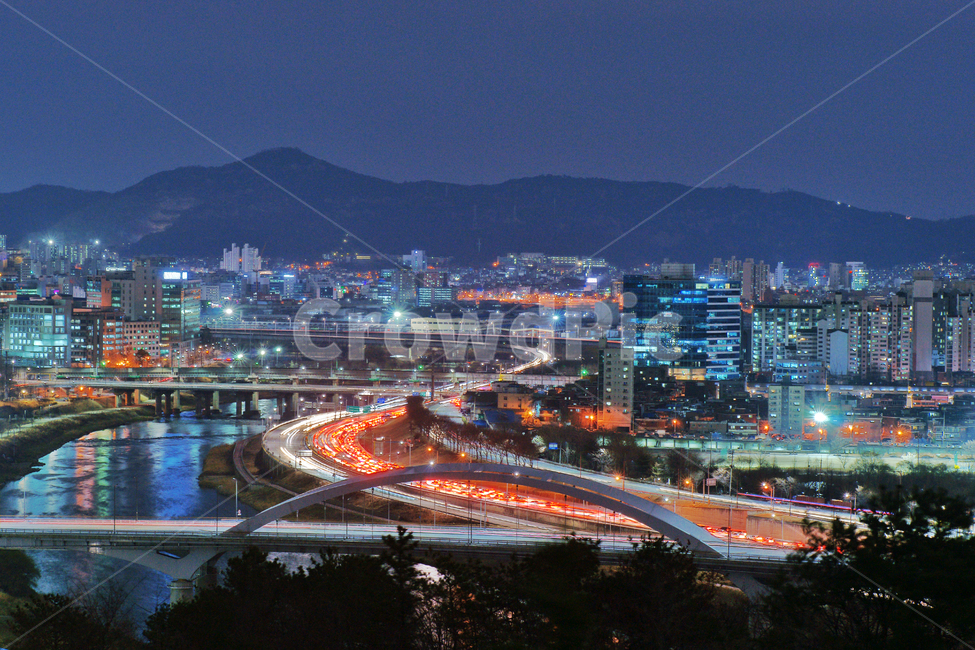 동부간선도로,행당동,성수동,성동교,중랑천,궤적,야경,도심,야경,밤,풍경,nightscape,night,landscape,도시,city,한국도시풍경,한국도시경관,korea cityscape,road,도로,intersection,교차로,freeway,고속 도로