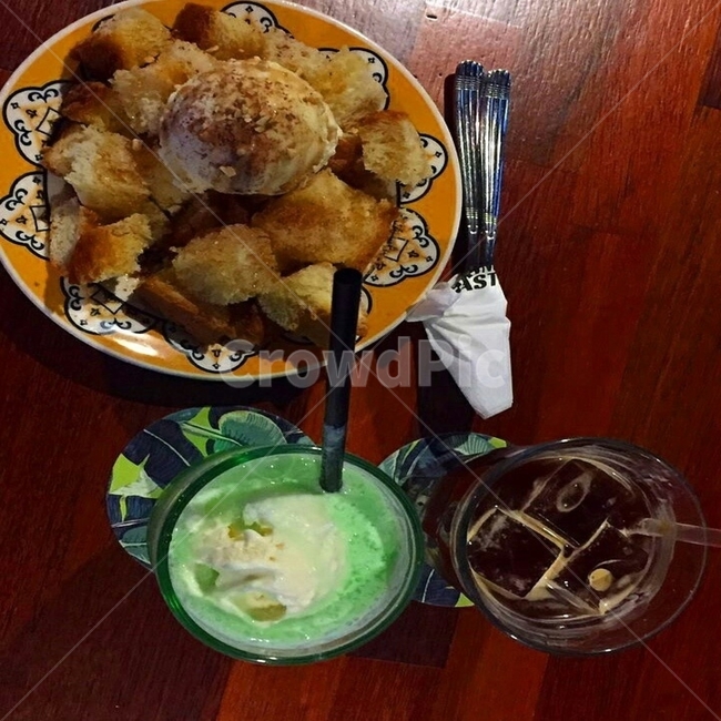 카페,빵,감성사진,커피,디저트,음료수,브런치