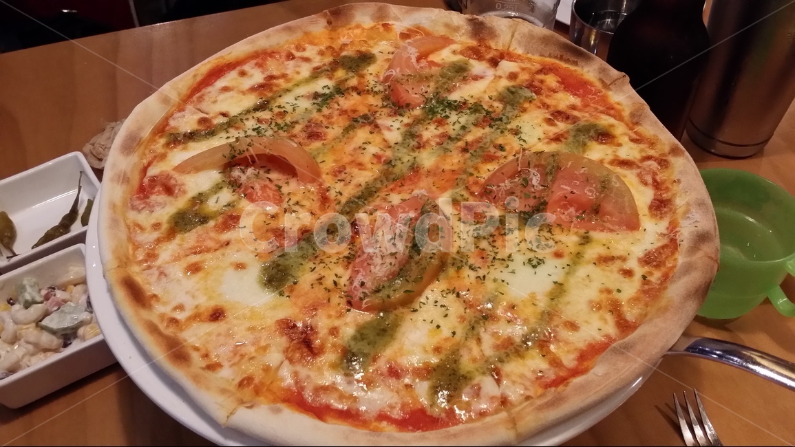 피자,맛있는피자,한입,맥주,한잔,음식,식재료,요리,food,cook,meal,dishes,food reserves,양식,서양음식,서양요리,western food,western dishes,western meal,western cook