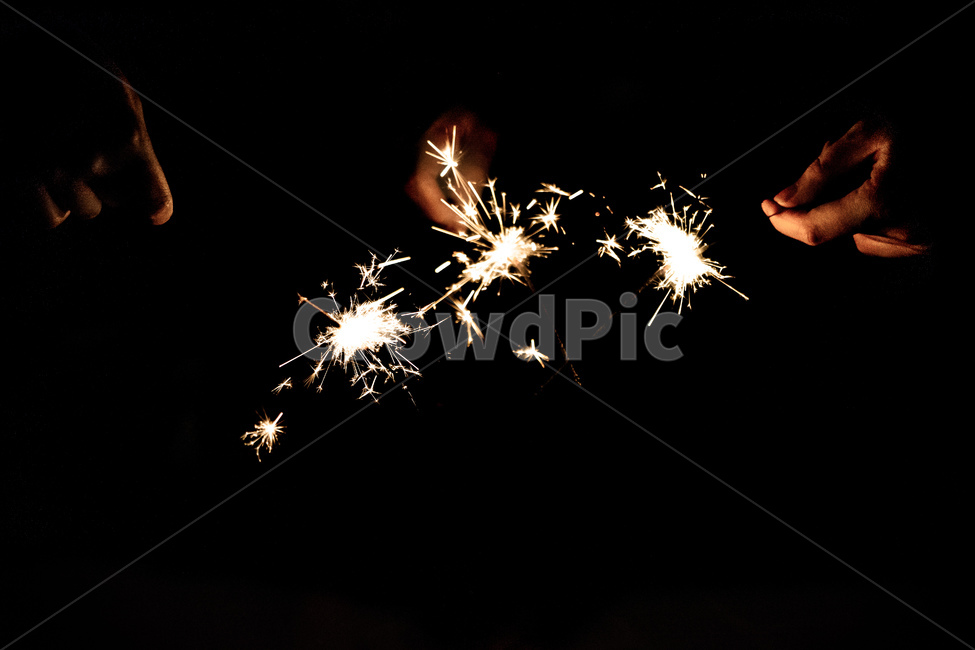 불꽃놀이,스파클라,폭죽,불꽃,불빛,불,야경,감성,밤,light,beautiful,night,nightview,fireworks,flame,야경,밤,풍경,nightscape,night,landscape,사람,인물,인간,human,person,nature,자연,outdoors,옥외