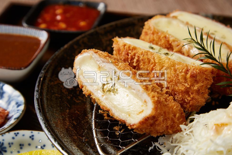 cheeseporkcutlet,Pork cutlets,porkcutlet,fried food,Fried pork cutlet,Cheese pork cutlet,cutlet,cheese