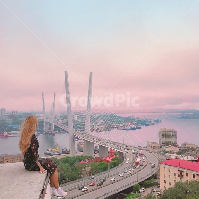 러시아,블라디보스톡,야경,여자뒷모습,전망대,독수리전망대,하늘,도로,road,사람,인간,human,person,핑크하늘,russia,vladivostok,여성,여자,woman,female,lady,여행,휴가,traveling,vacation,trip