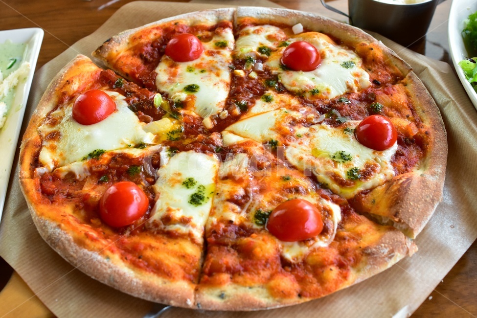 음식,피자,pizza,토마토,화덕,빵,food,치즈,음식,식재료,요리,food,cook,meal,dishes,food reserves,양식,서양음식,서양요리,western food,western dishes,western meal,western cook