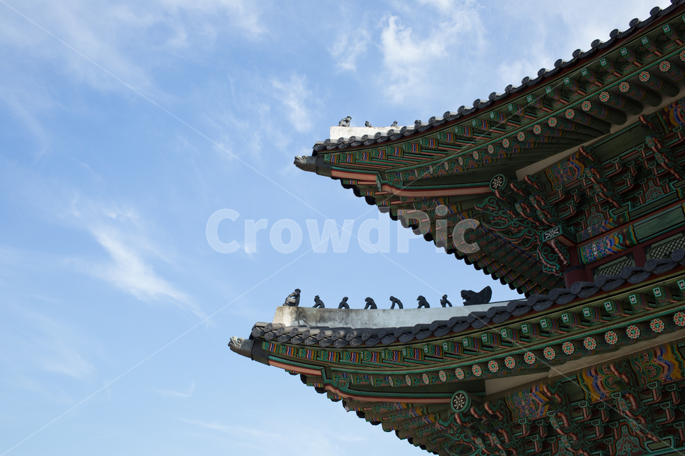 경복궁,처마,하늘,구름,건축,건축물,건물,한국전통,한국문화,korean traditional,korean culture,건축물,건물외관,exterior,building,structure,architecture,construction