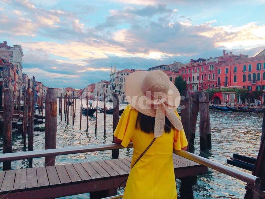 이탈리아,베니스,베네치아,곤돌라,venice,venezia,italy,gondola,수상도시,여성,여자,woman,female,lady,여행,휴가,traveling,vacation,trip