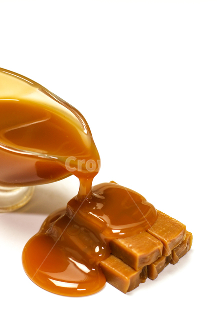 카라멜,캔디,설탕,메뉴,음식,달콤,시럽,소스,컵,브라운,오브젝트,누끼,큐브,클로즈업,흰색배경,음식,식재료,요리,food,cook,meal,dishes,food reserves,디저트,간식,후식,dessert,snack,누끼,remove background