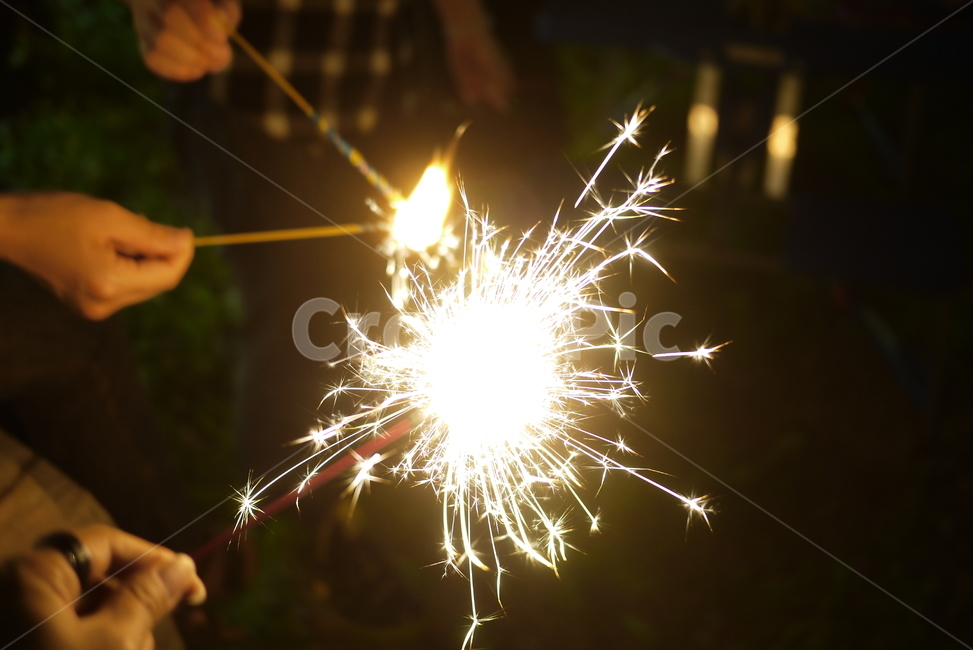 light,빛,flare,flame,fireworks,불꽃,불꽃놀이,사람,손,밤,human,hand,night,야경,밤,풍경,nightscape,night,landscape