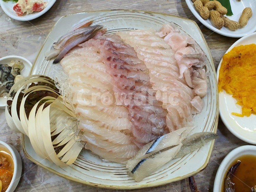 food,식재료,요리,seafood,회요리,회,수산물,광어,우럭,농어,해산물