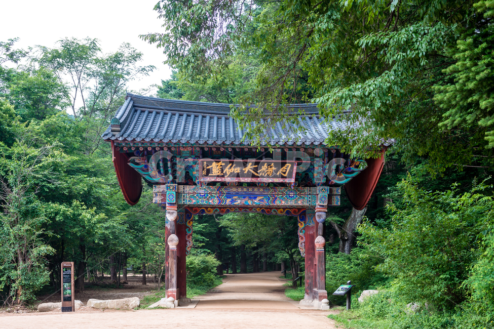 월정사,종교,절,건물,강원도,평창군,한국전통,한국문화,korean traditional,korean culture,건축물,건물외관,exterior,building,structure,architecture,construction