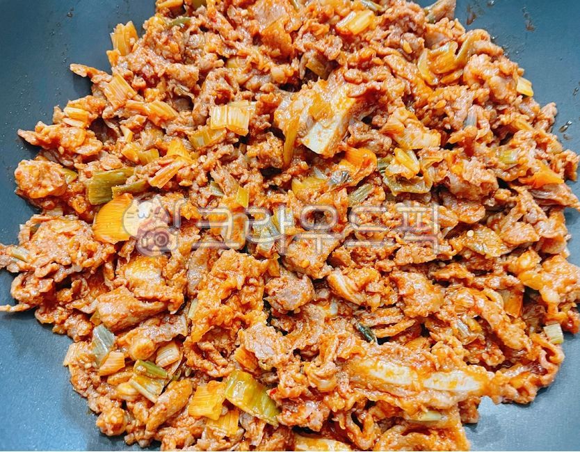 오돌뼈볶음,제육볶음,볶음,오돌뼈,돼지고기,돼지,양념,고기,육류,음식,요리,식사,food,dish,cook,meal,pork,meat,음식,식재료,요리,food,cook,meal,dishes,food reserves